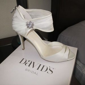 David's Bride Ondine Pumps